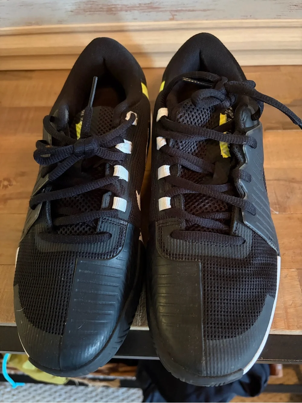 Nike Women's Zoom GP Challenge Tennis Shoes. Size 9.5. EU 41